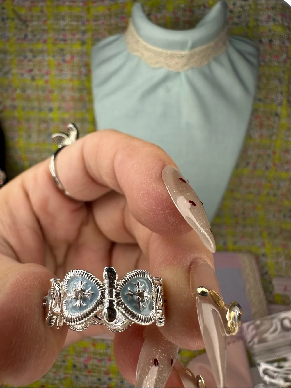 N/A elegant silver